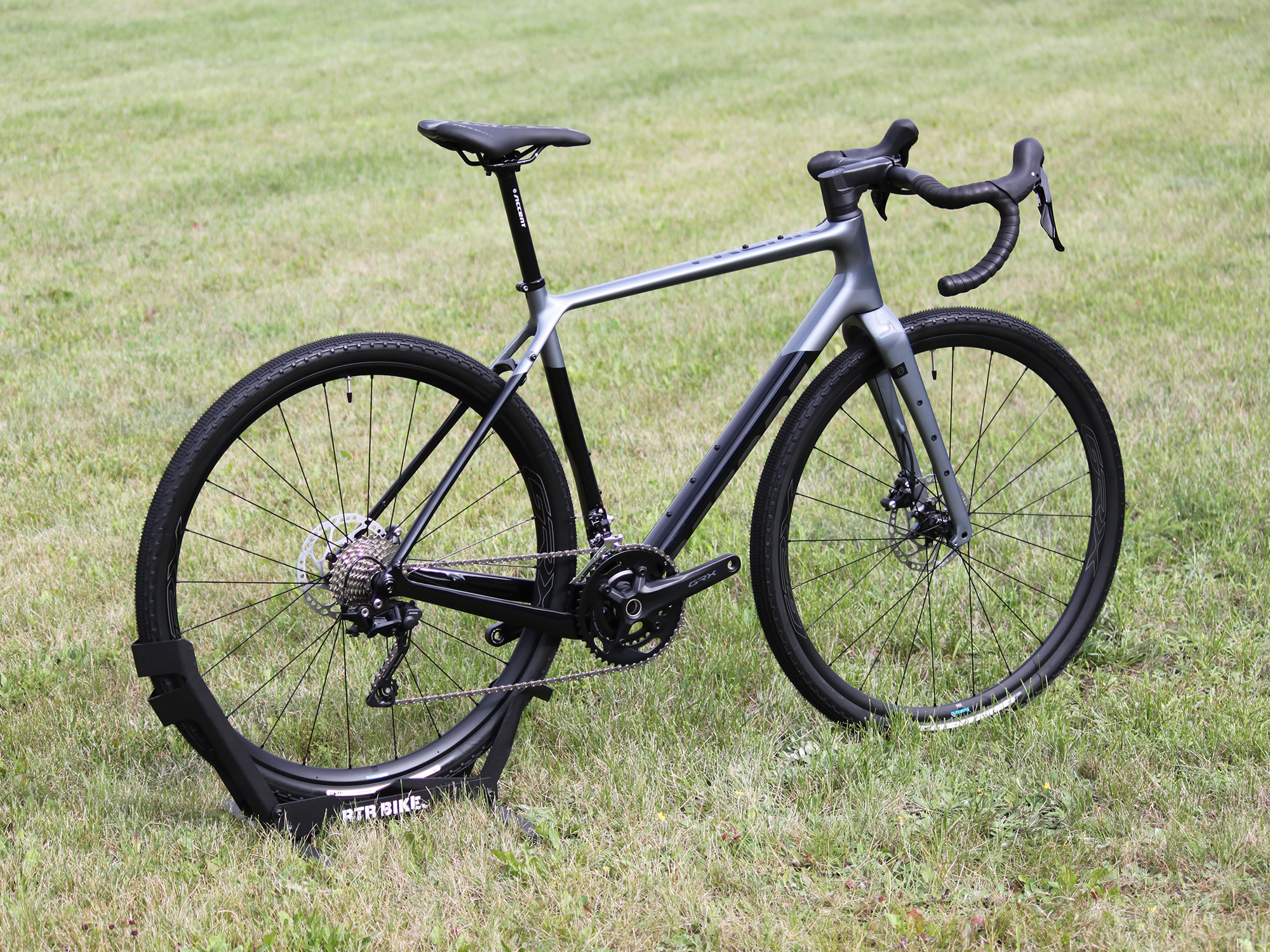 2025_Accent_Freak_Carbon_v2_GRX_04