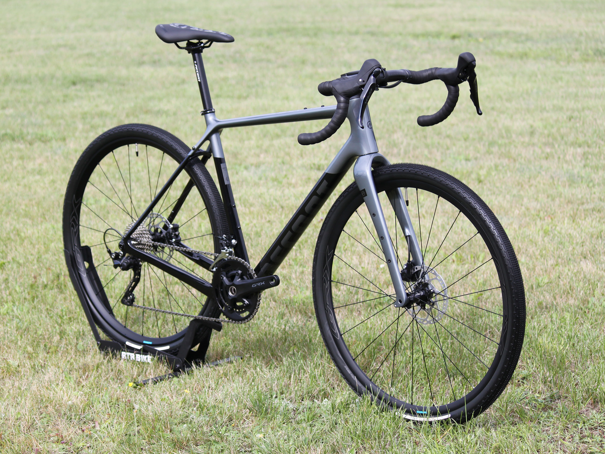 2025_Accent_Freak_Carbon_v2_GRX_05