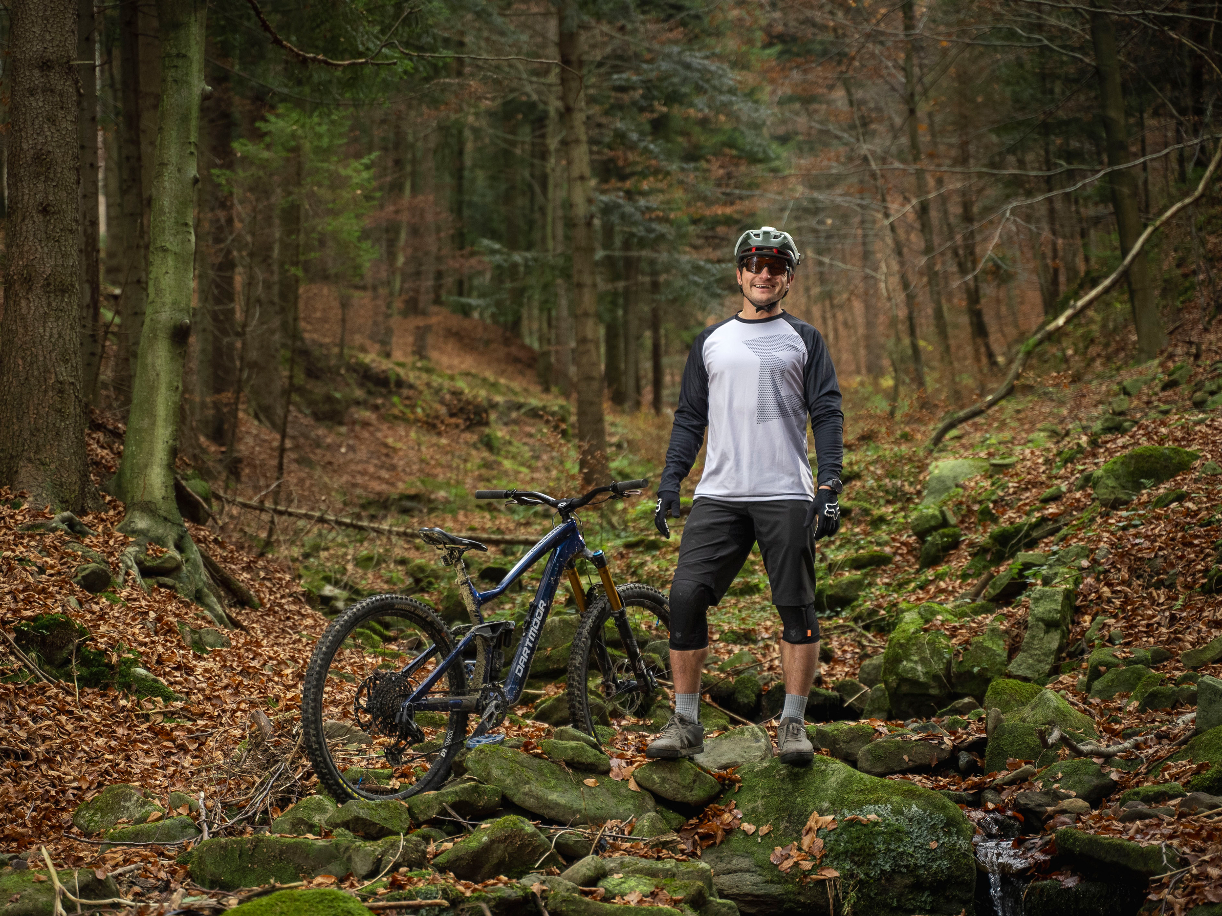 2025_Dartmoor_Soft-Goods_Blackwoof-MTB-Shorts_photo_02