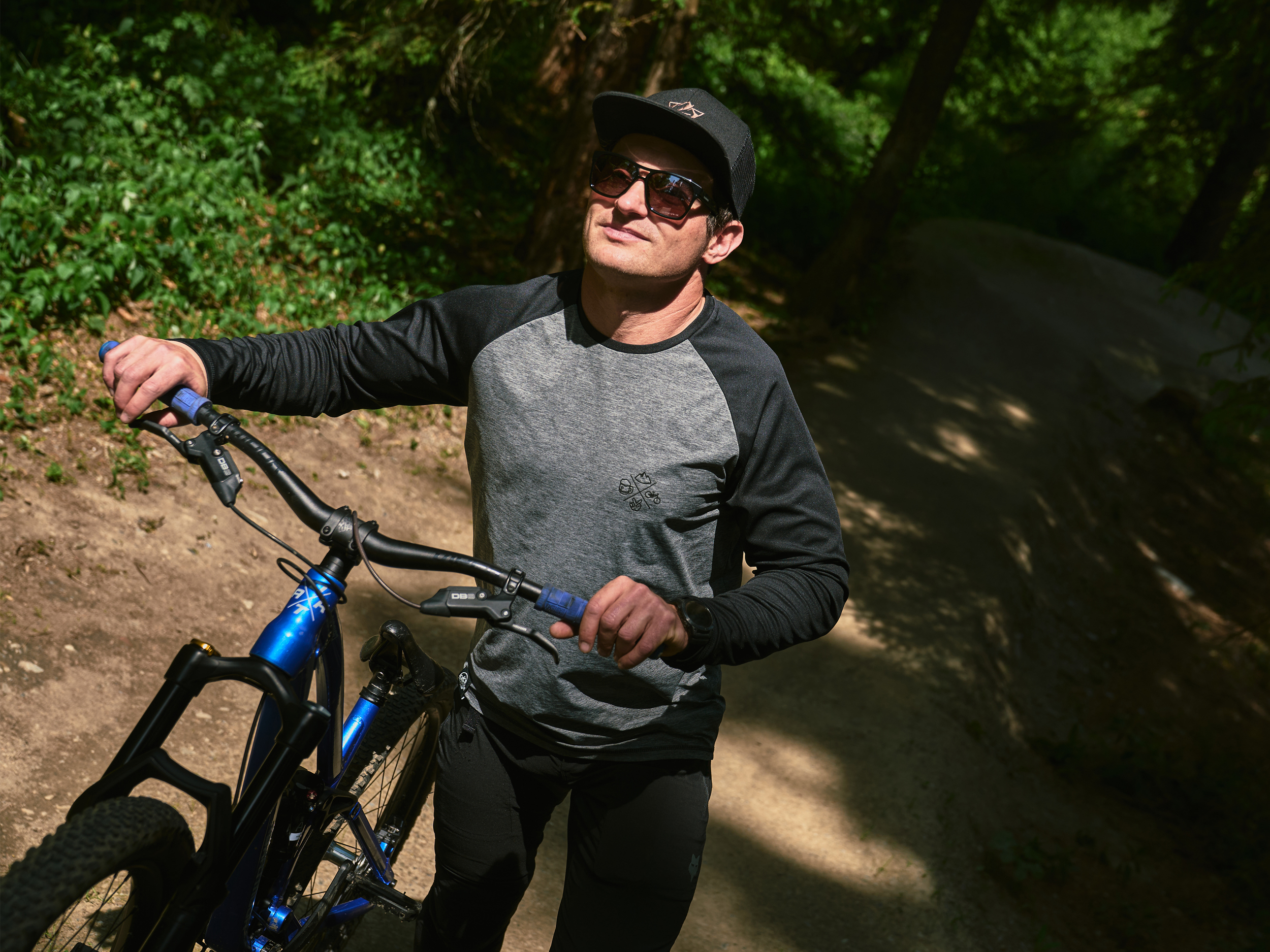 2025_Dartmoor_Soft_Goods_Icons_Long_Sleeve_photo_02