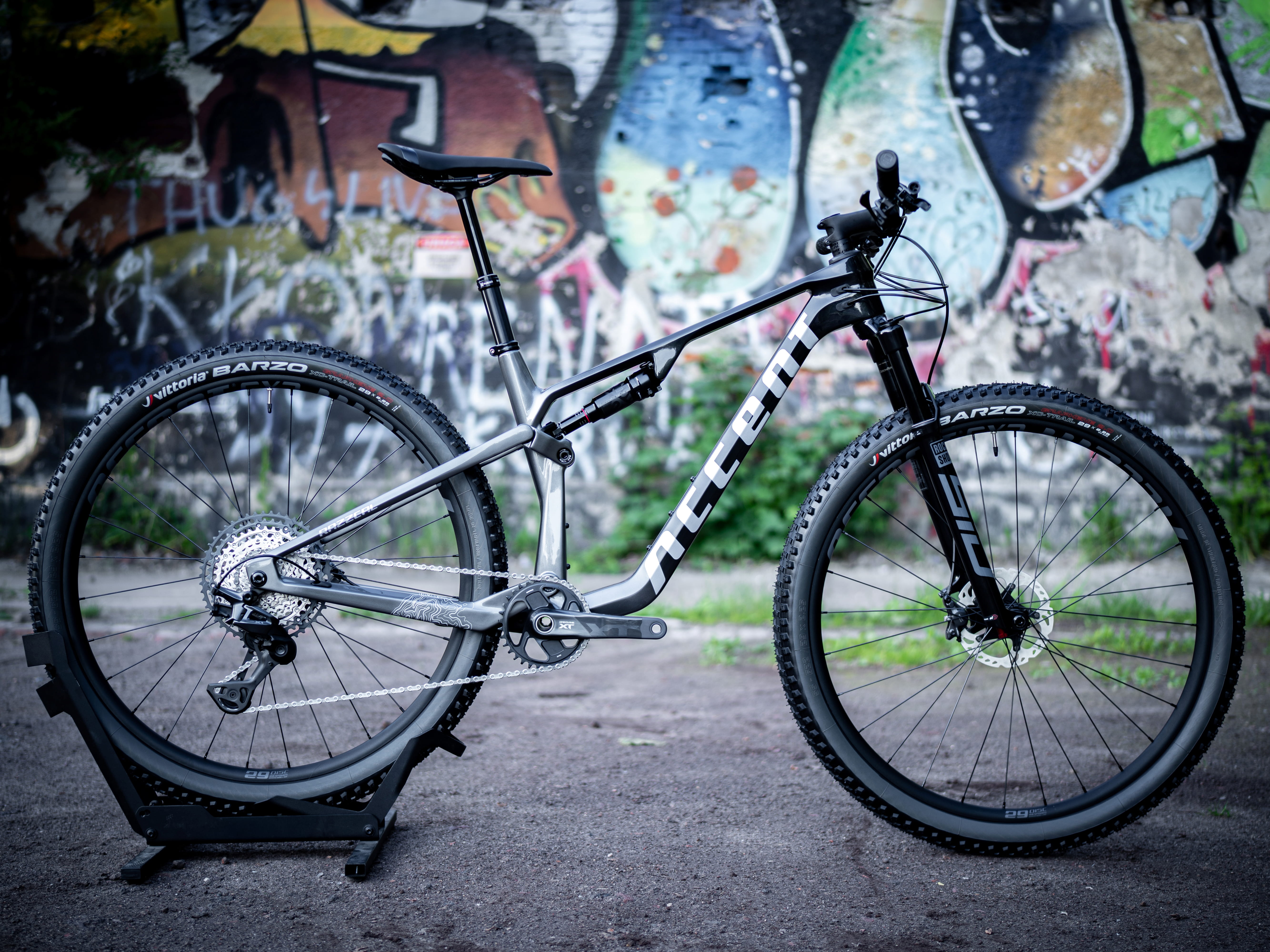 2026_Accent_rowery_MTB_Razzcal_Carbon_XT_zdj_01