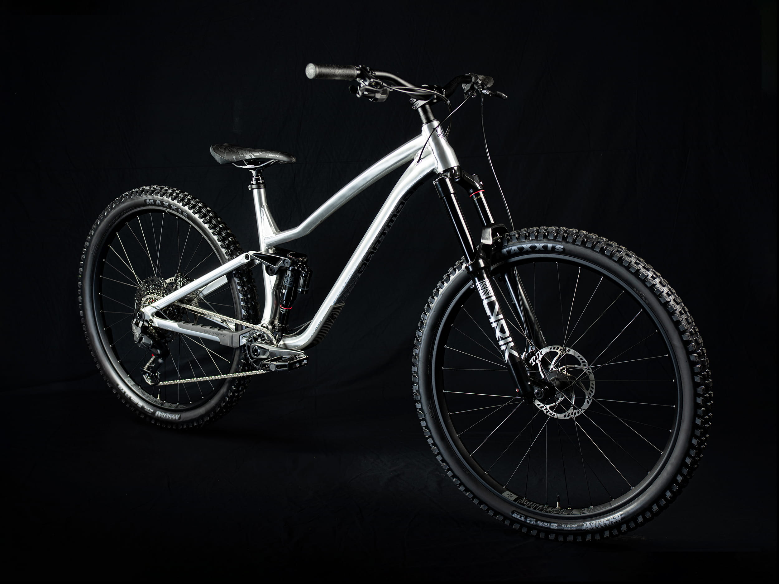 2026_Dartmoor_bikes_!Rocbird_Enduro_Evo_01