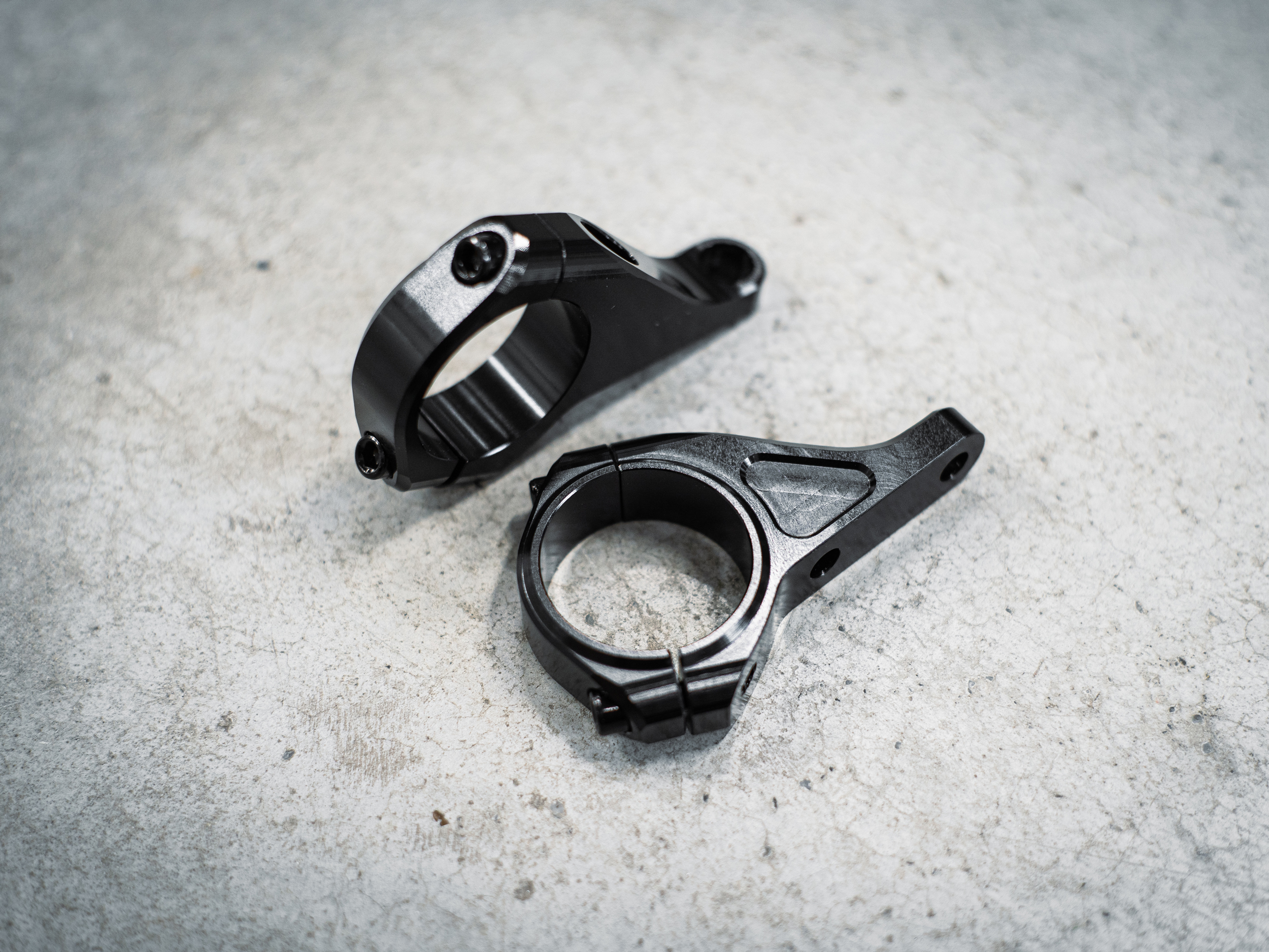 2026_Dartmoor_stems_Thunder_Direct_black_zdj_01