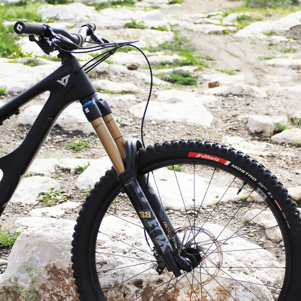 mostro-enduro-race-tire-04